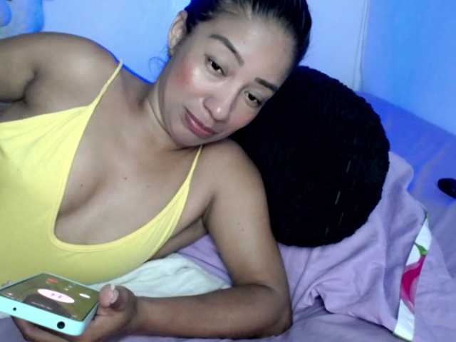 ninatinydoll live cam on BongaCams