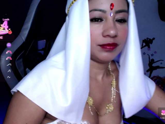 ninatinydoll live cam on BongaCams