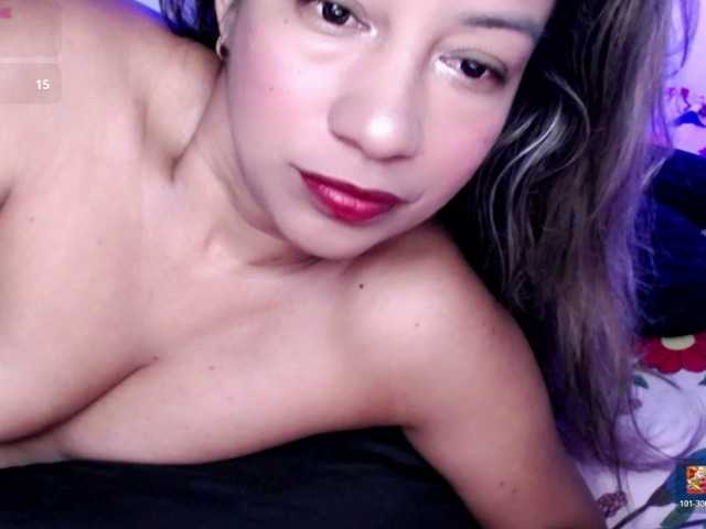 ninatinydoll live cam on BongaCams