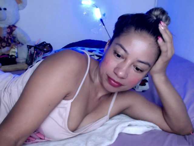 ninatinydoll live cam on BongaCams