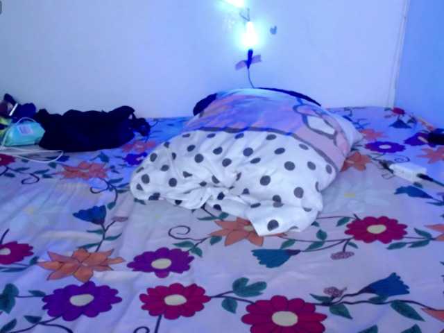 ninatinydoll live cam on BongaCams