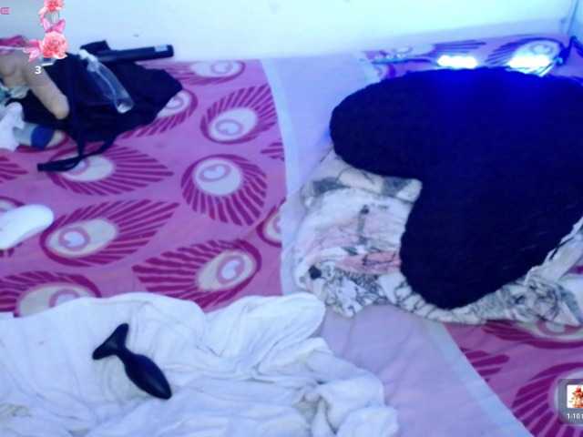 ninatinydoll live cam on BongaCams