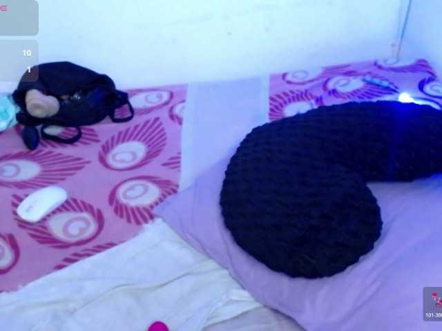 ninatinydoll live cam on BongaCams