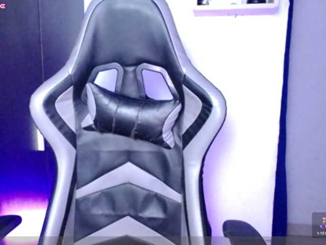 ninatinydoll live cam on BongaCams