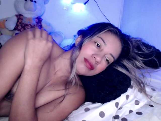 ninatinydoll live cam on BongaCams