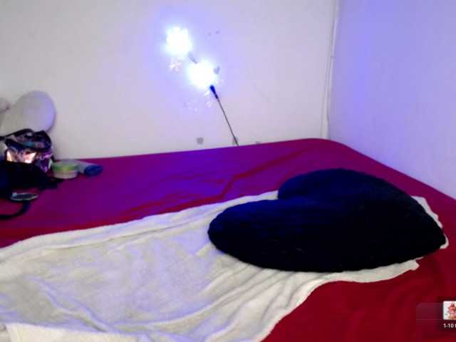 ninatinydoll live cam on BongaCams