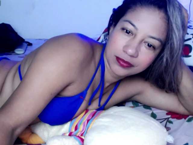 ninatinydoll live cam on BongaCams