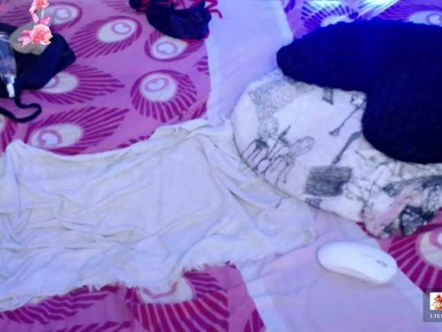 ninatinydoll live cam on BongaCams