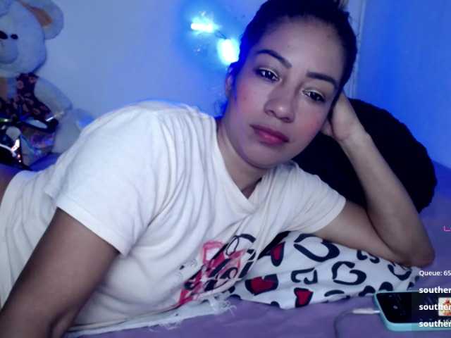 ninatinydoll live cam on BongaCams