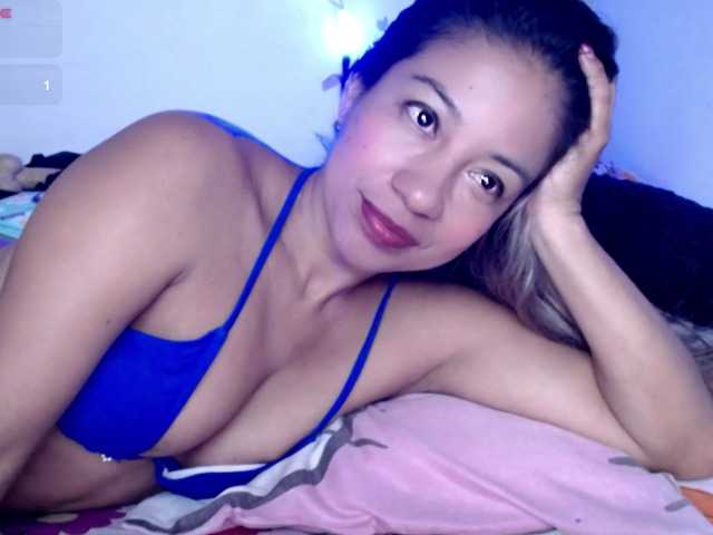 ninatinydoll live cam on BongaCams