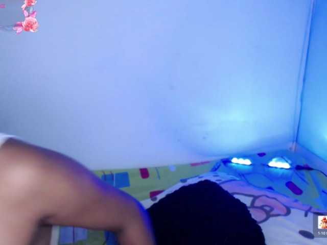 ninatinydoll live cam on BongaCams