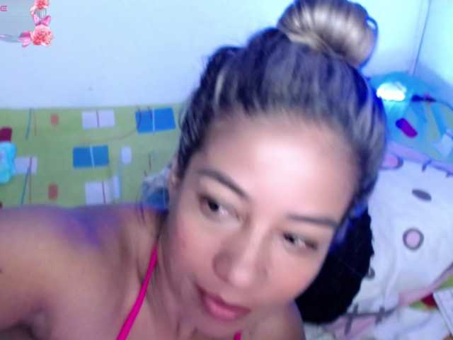ninatinydoll live cam on BongaCams