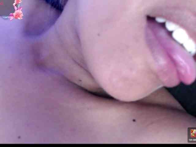 ninatinydoll webcam