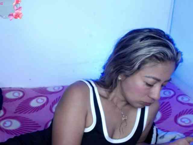 ninatinydoll webcam