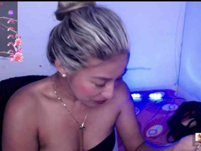 ninatinydoll webcam