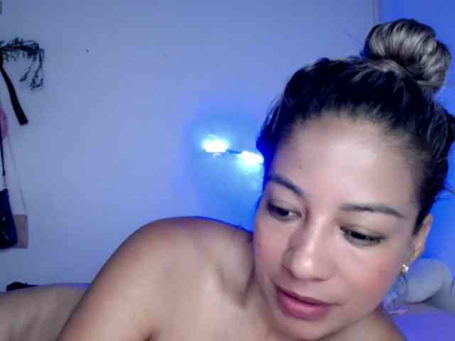 ninatinydoll webcam
