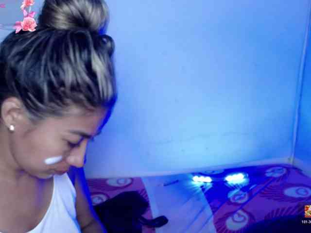 ninatinydoll webcam