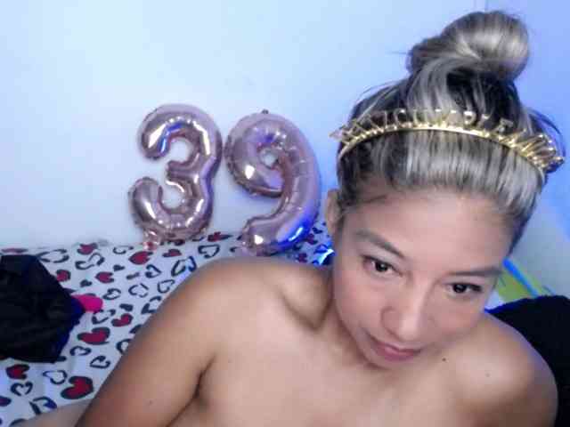 ninatinydoll webcam