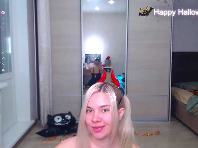 Lana--Nova live cam on BongaCams