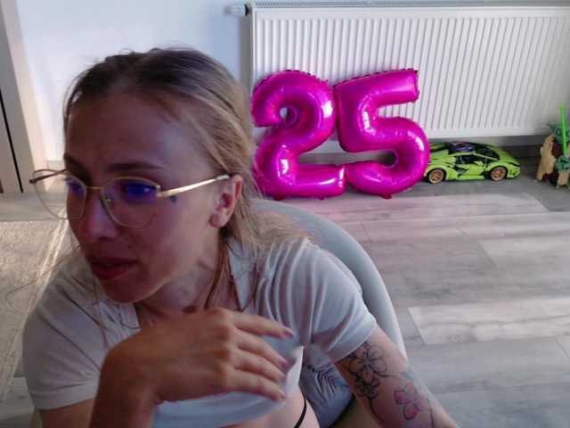 DiddySweet1 live cam on BongaCams