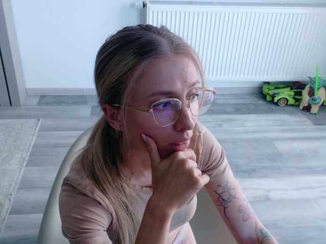DiddySweet1 live webcam show