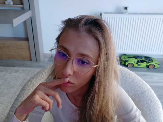 DiddySweet1 live cam on BongaCams