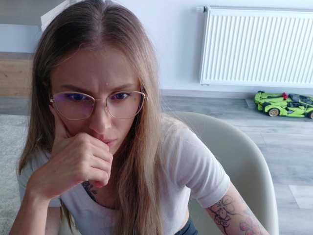 DiddySweet1 live cam on BongaCams