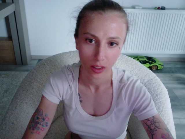 DiddySweet1 live cam on BongaCams