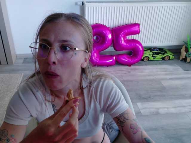 DiddySweet1 live cam on BongaCams