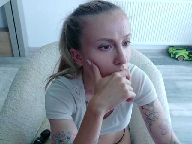 DiddySweet1 live cam on BongaCams