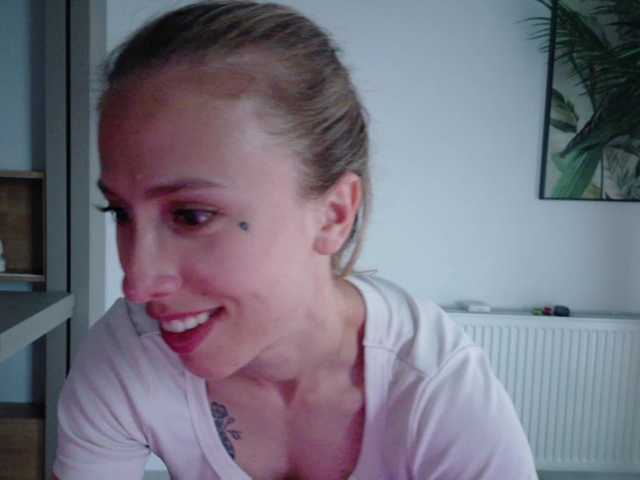 DiddySweet1 live cam on BongaCams