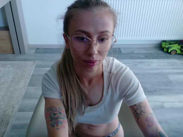 DiddySweet1 live webcam show