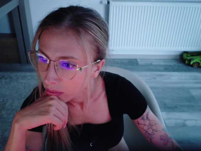 DiddySweet1 live cam on BongaCams