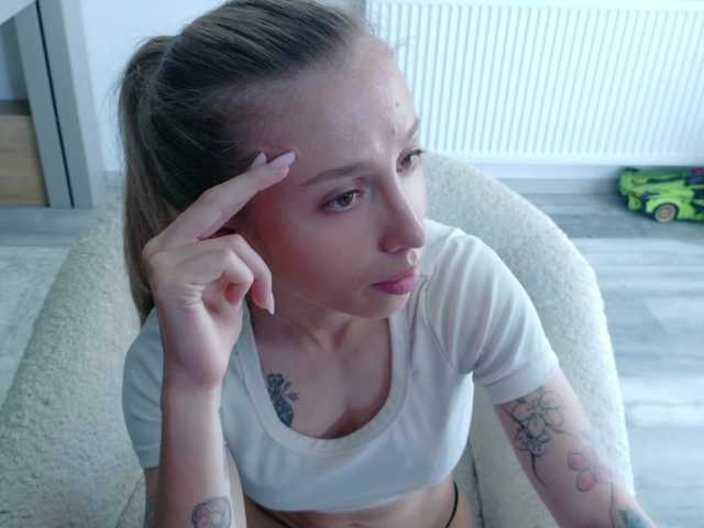 DiddySweet1 live cam on BongaCams