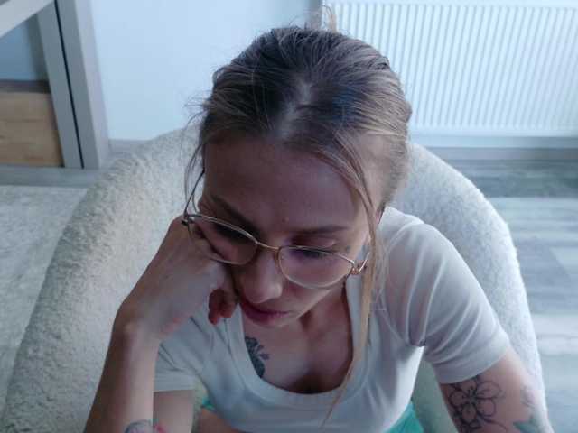 DiddySweet1 live cam on BongaCams