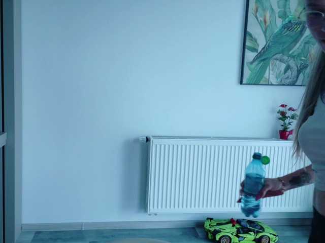 DiddySweet1 live cam on BongaCams