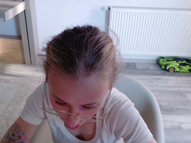 DiddySweet1 live cam on BongaCams