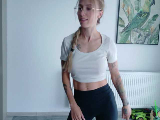 DiddySweet1 live cam on BongaCams