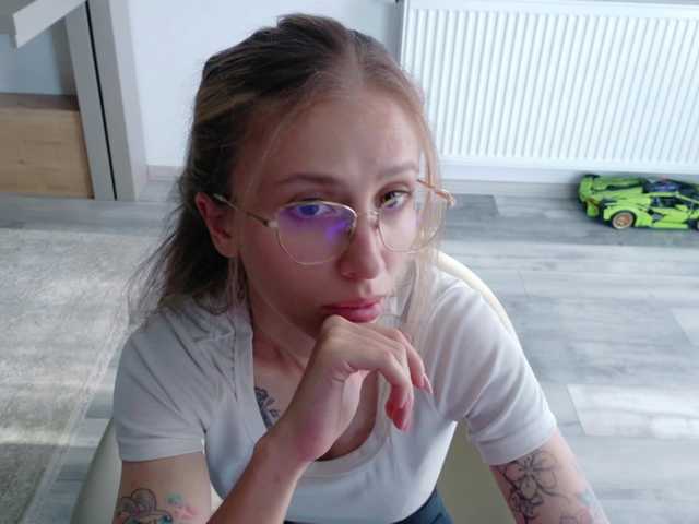 DiddySweet1 live cam on BongaCams