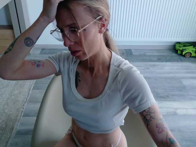 DiddySweet1 live webcam show