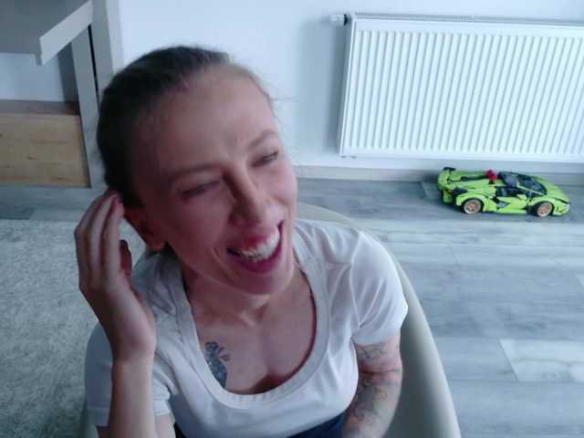 DiddySweet1 live cam on BongaCams