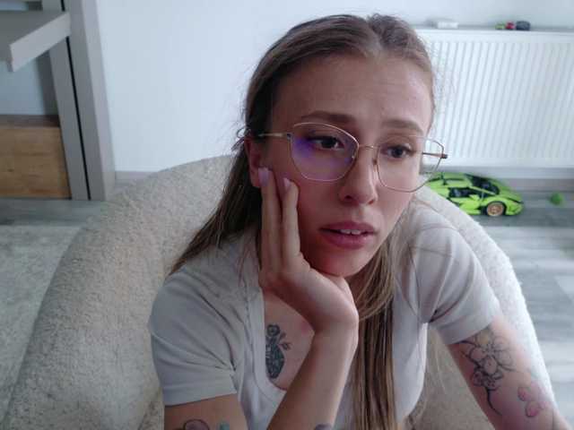 DiddySweet1 live cam on BongaCams