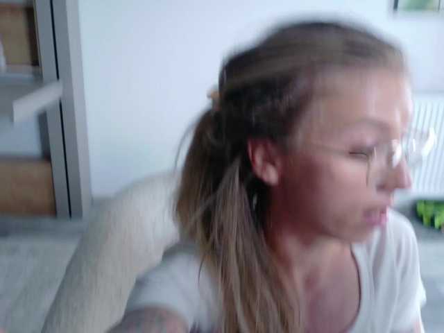 DiddySweet1 live cam on BongaCams