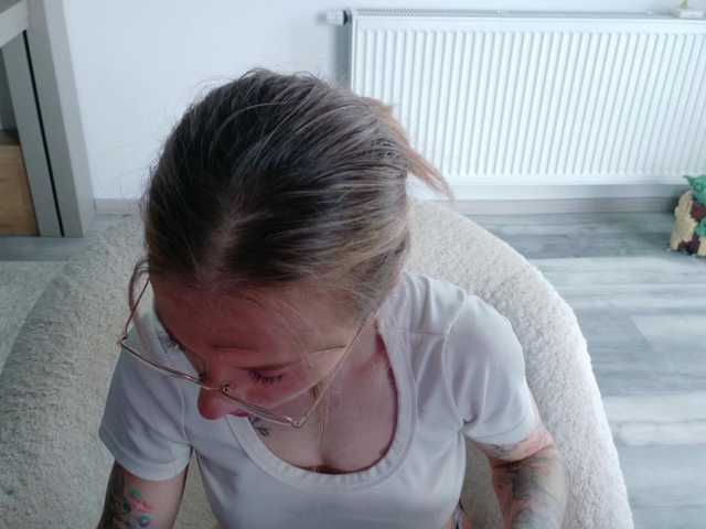 DiddySweet1 live cam on BongaCams