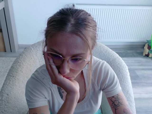 DiddySweet1 live cam on BongaCams