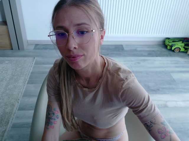 DiddySweet1 live webcam show
