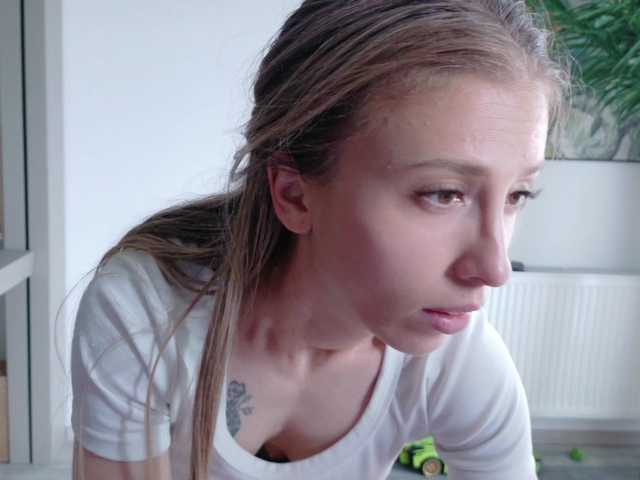 DiddySweet1 live cam on BongaCams