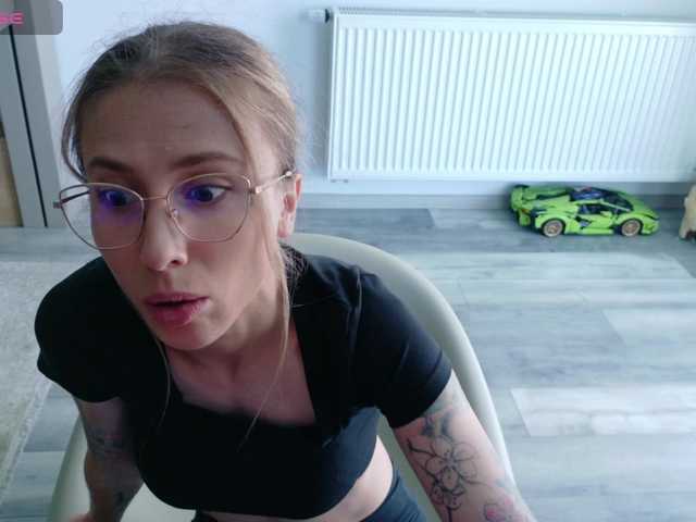 DiddySweet1 live cam on BongaCams