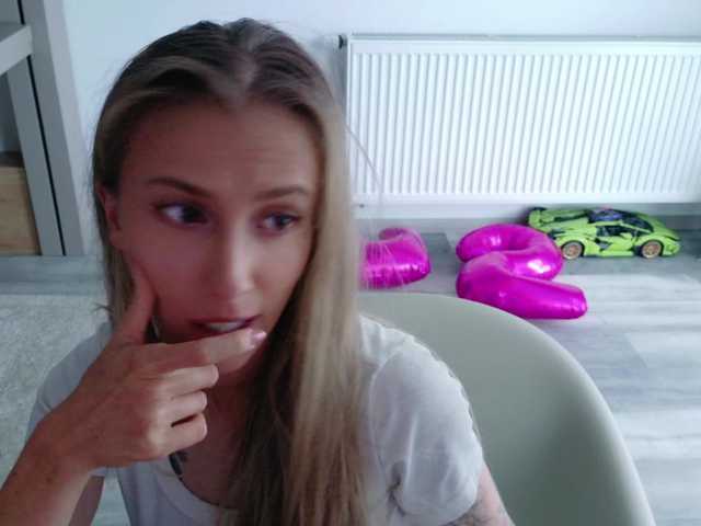 DiddySweet1 live cam on BongaCams