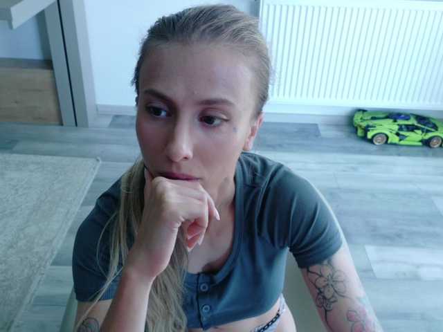 DiddySweet1 live cam on BongaCams
